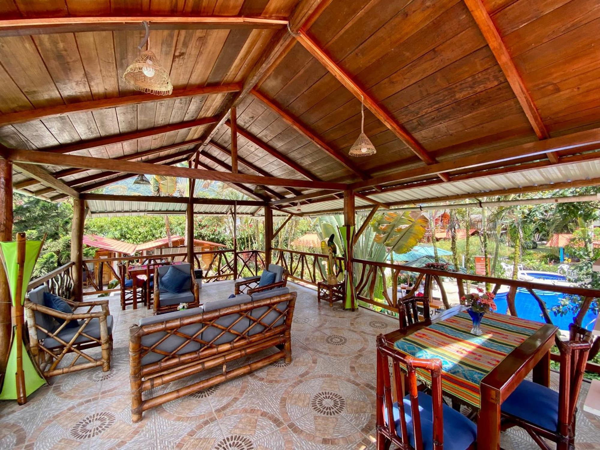 Hosteria Arasari Mindo Exterior foto