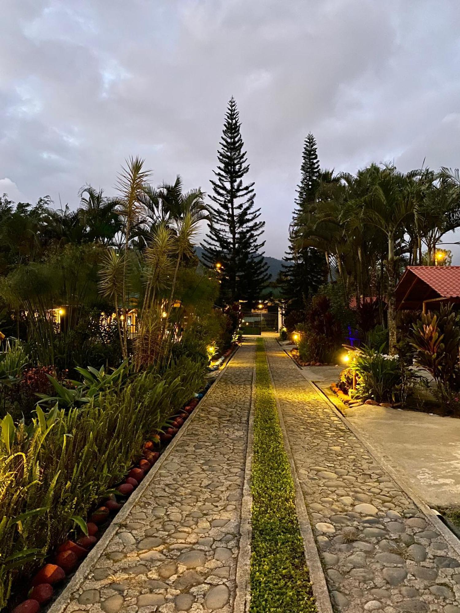 Hosteria Arasari Mindo Exterior foto
